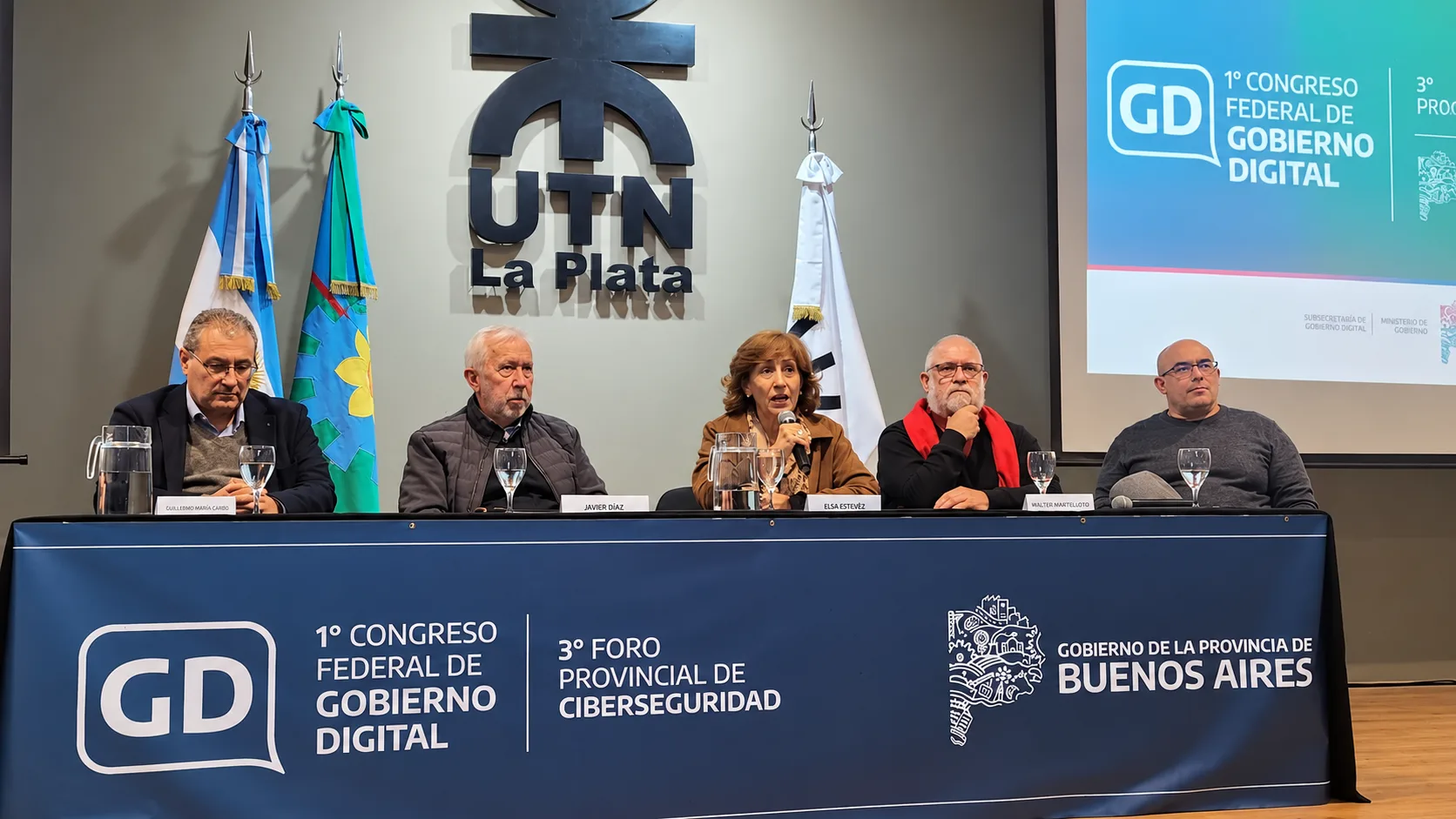 https://icic.conicet.gov.ar/wp-content/uploads/2026/10/Retrato-grupal-en-sala-institucional-1.png.webp